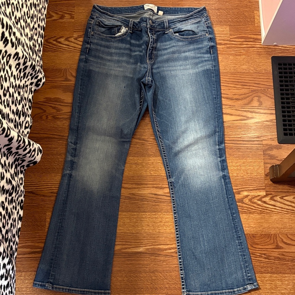 BKE Women's Medium Blue Bootcut Jeans